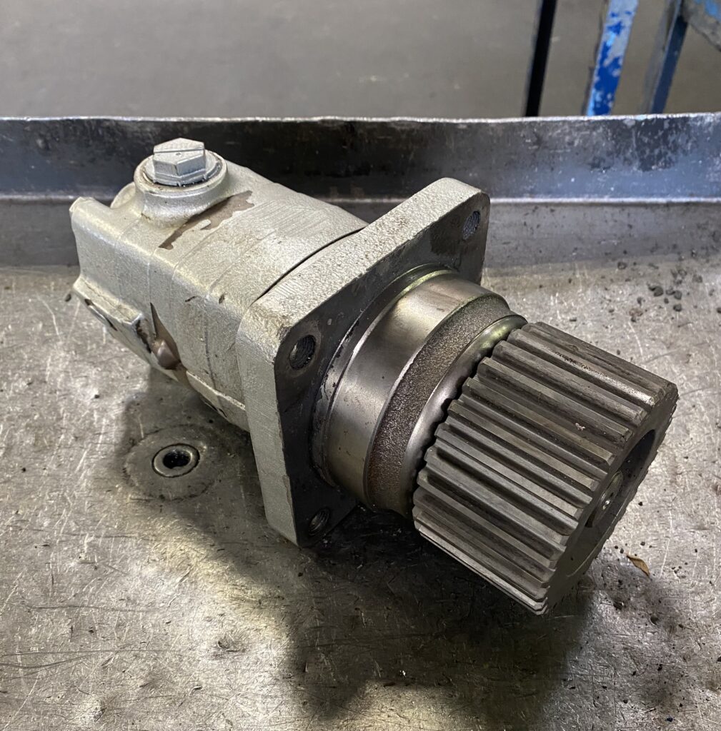 Hydraulic-Motor-On-Cart-About-to-be-disassembled-for-quote